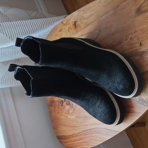 Black faux suede hoot with beige seam detail